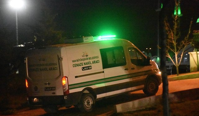 Van'da sahipsiz köpeklerin saldırısı sonucu bir çocuk hayatını kaybetti, bir çocuk yaralandı