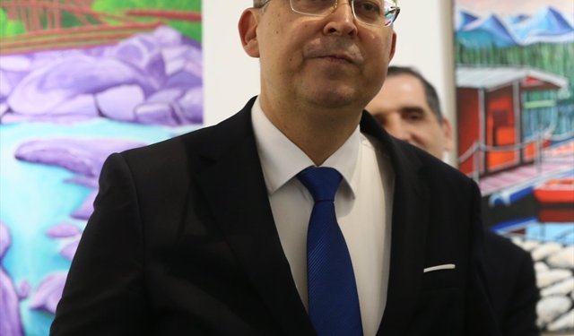 Viyana Yunus Emre Enstitüsü'nde Slovakya Maliye Bakanı Kamenicky'nin resimlerinin yer aldığı sergi açıldı