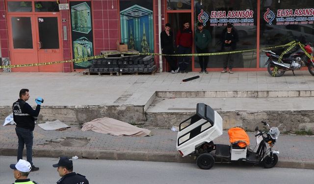 Yozgat'ta devrilen elektrikli motosikletin sürücüsü öldü
