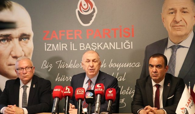 Zafer Partisi Genel Başkanı Özdağ, İzmir'de partisinin yeni il başkanlığı binasını açtı