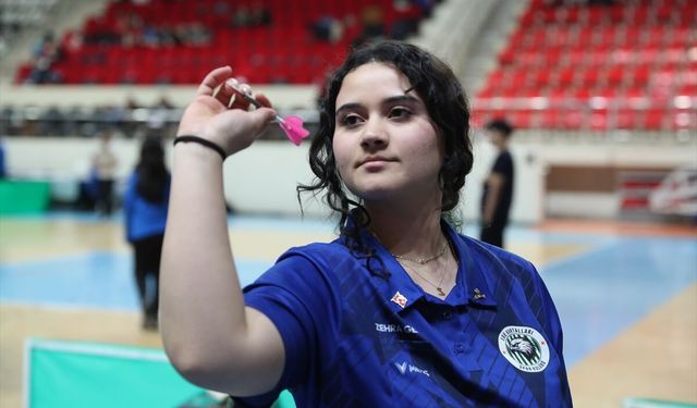 Zehra Gemi'nin hedefi Profesyonel Dart Birliği bünyesinde mücadele eden ilk Türk olmak