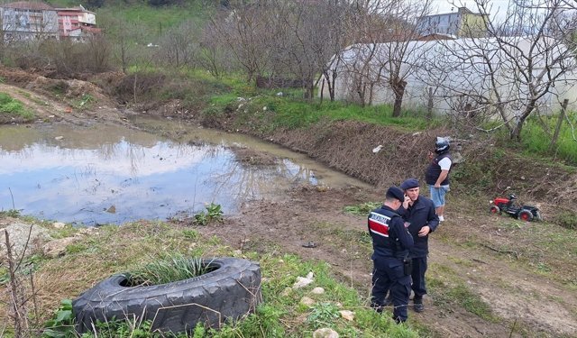 Zonguldak'ta balçığa saplanarak ölen çocuk toprağa verildi