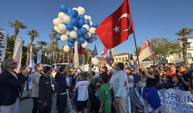 14. Bodrum Uluslararası Optimist Yarışları'nın kortej yürüyüşü yapıldı