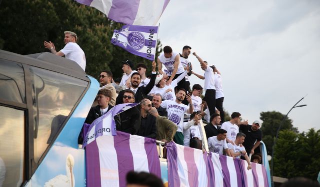 52 Orduspor FK, 2. Lig'e yükselmesini kutladı