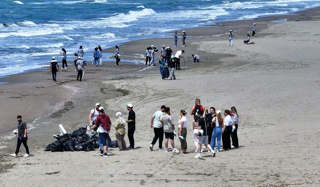 Adana'da Akyatan Yaban Hayatı Geliştirme Sahası'ndaki çöpler temizlendi