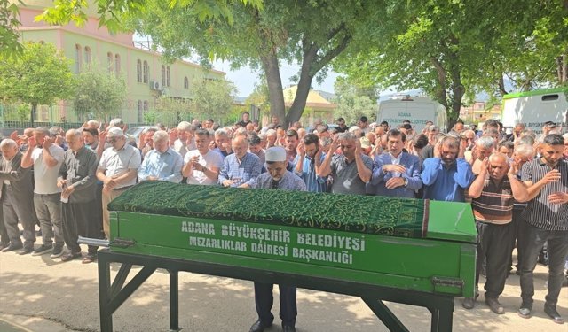 Adana'da otomobille çarpışan motosikletin sürücüsü öldü