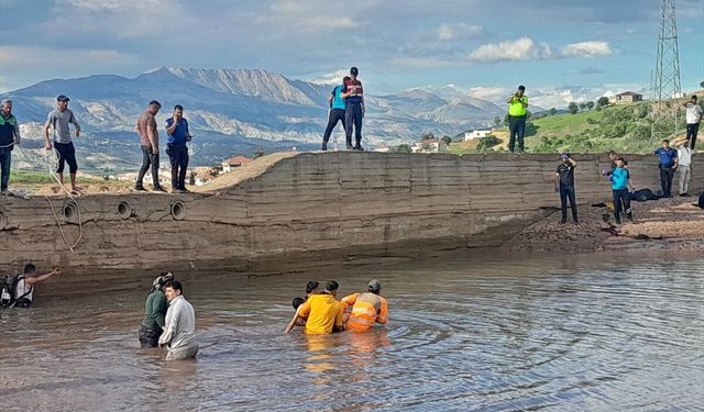 Adıyaman'da serinlemek için gölete giren 2 çocuk boğuldu