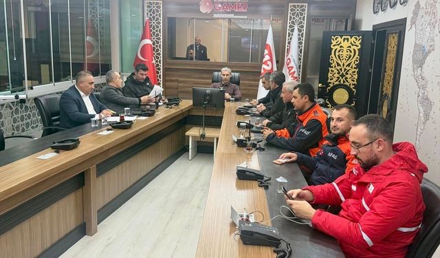Afyonkarahisar'da kar ve sağanak etkili oluyor