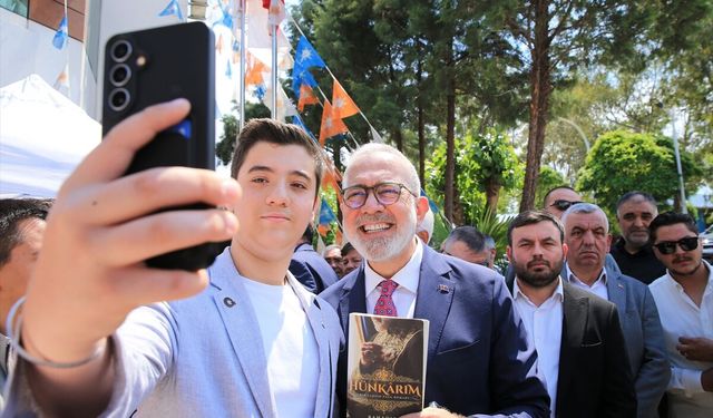 AK Parti Grup Başkanvekili Yenişehirlioğlu, Manisa'da bayramlaşma programlarına katıldı