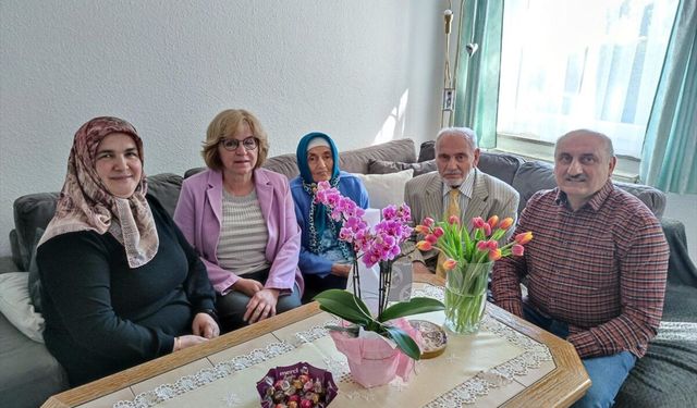 Almanya'ya gelen ilk kuşak işçilerden 90 yaşındaki Çığır'a Osnabrück Belediye Başkanı'ndan ziyaret