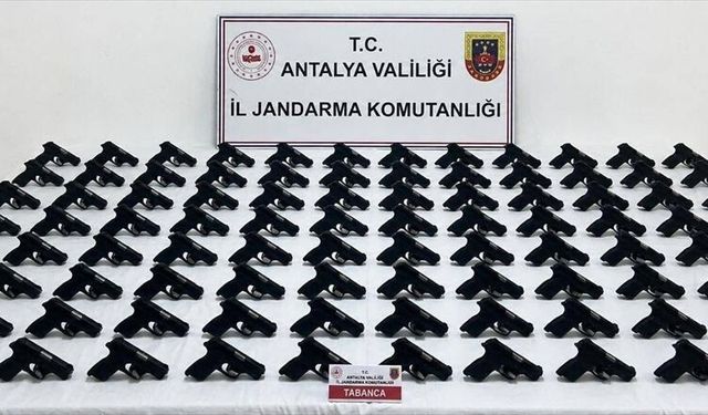 Antalya'da ruhsatsız silah operasyonunda 2 şüpheli tutuklandı
