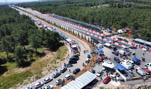 Antalya'da Türkiye Oto Drag Şampiyonası başladı