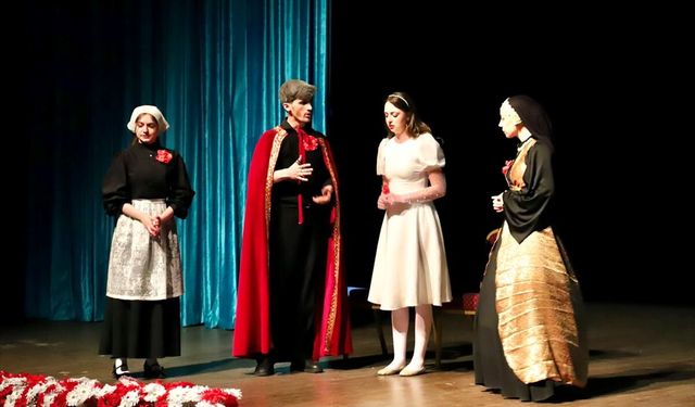 Ardahan Üniversitesi öğrencileri 'Romeo and Juliet' oyununu İngilizce sahneledi