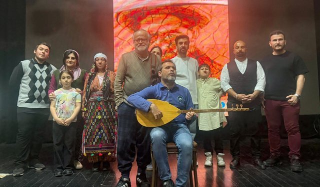 Aşık Veysel'in hayatı tiyatro oyunu olarak sahneye taşınıyor