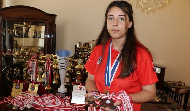 Avrupa satranç şampiyonu Beren, 'Büyük Usta' olmak için çalışıyor: