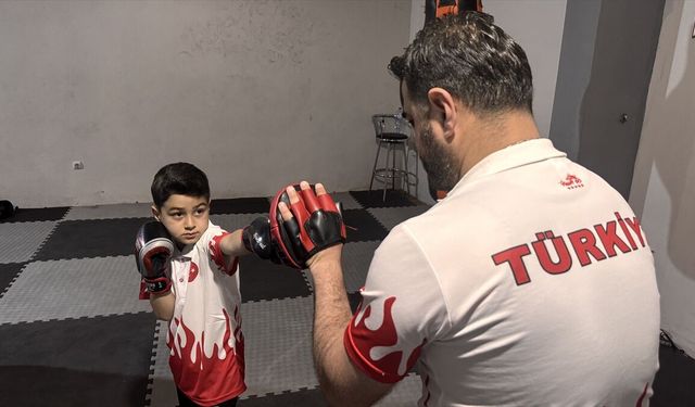 Aynı turnuvanın şampiyonları wushucu baba ile oğul yeni başarılar peşinde