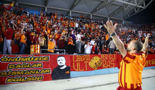 Azerbaycan'da Galatasaraylı taraftarlar şampiyonluğu kutladı