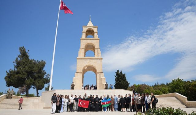 Azerbaycanlı şehit aileleri Tarihi Gelibolu Yarımadası'nı gezdi