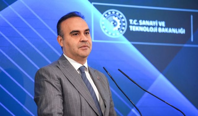 Bakan Kacır, Sanayinin Dönüşümü ve Teşvikler Bilgilendirme Toplantısında konuştu: (1)