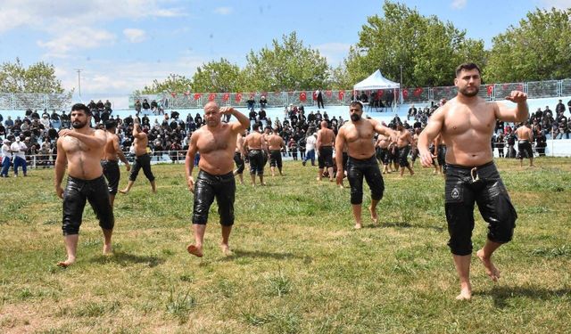 Balıkesir'de 18. Geleneksel Şehit Hamdibey Yağlı Güreşleri düzenlendi