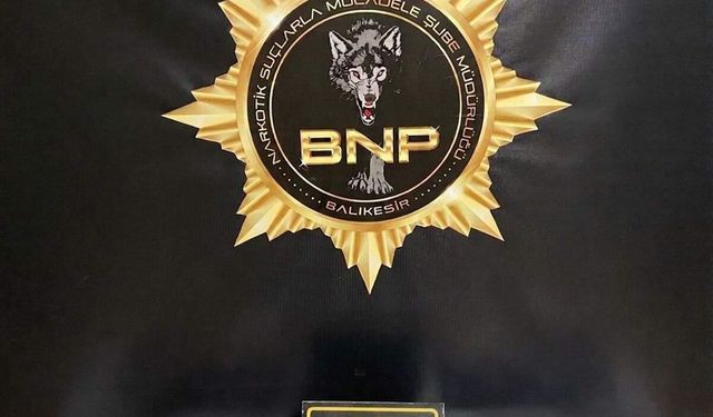 Balıkesir'de şüphelenilen otomobilde cips paketlerinde uyuşturucu ele geçirildi