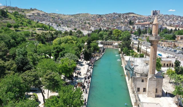 Balıklıgöl'de hafta sonu yoğunluğu yaşanıyor