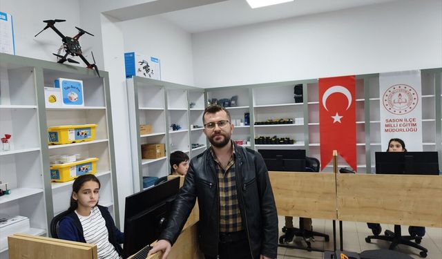 Batman'da 'Yaşayan Kütüphane' kırsaldaki öğrencileri teknoloji ile buluşturuyor