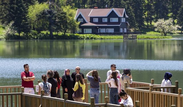 Bayramda doğayla buluşmak isteyenlerin adresi Gölcük Tabiat Parkı oldu