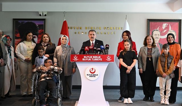 BBP Genel Başkanı Destici partililerle bayramlaştı: