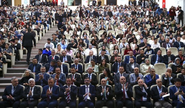 Bitlis'te '1. Uluslararası Sağlık ve Tıp Bilimleri Kongresi' başladı