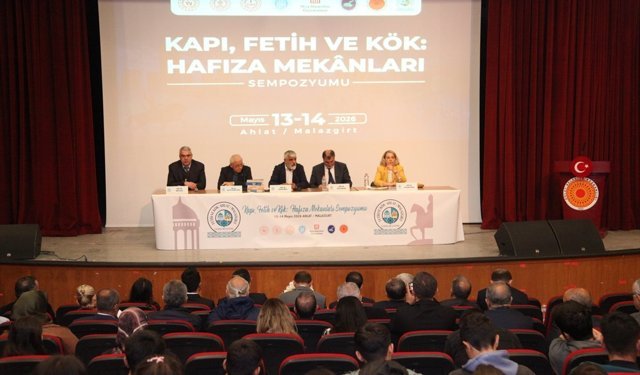Bitlis'te 'Kapı, Fetih ve Kök: Hafıza Mekanları' sempozyumu yapıldı
