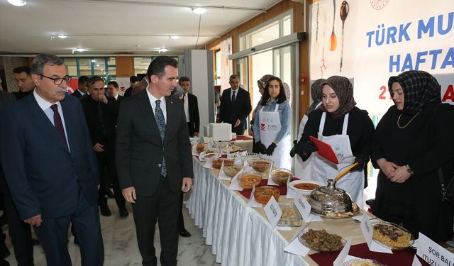 Bitlis'te 'Türk Mutfağı Haftası' etkinliğinde yöresel yemekler tanıtıldı