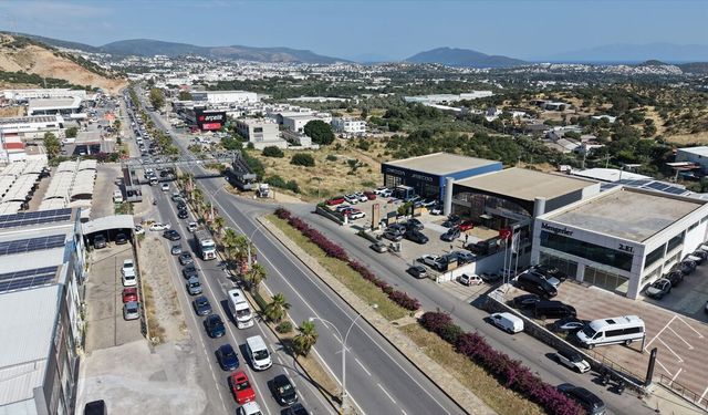 Bodrum'da kara yollarında bayram tatili hareketliliği yaşanıyor