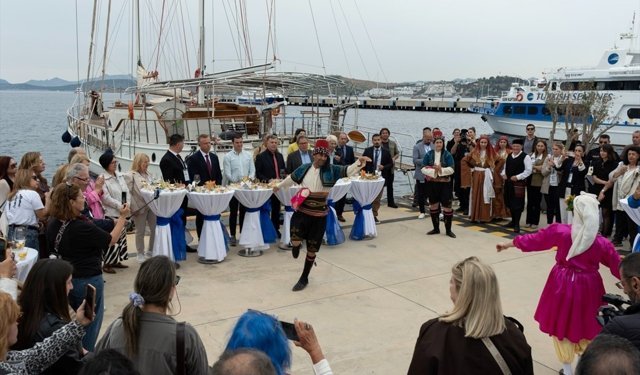 Bodrum'da 'Uluslararası İki Yaka Kültür Festivali' başladı