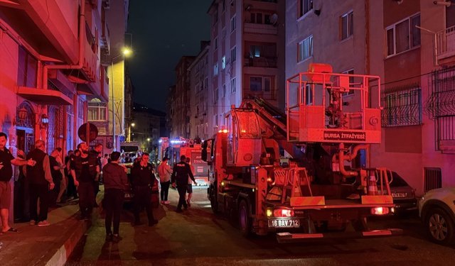 Bursa'da 6 katlı binada çıkan yangın söndürüldü