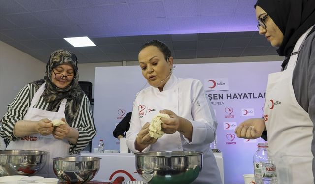 Bursa'da depremzede kadınlar aşçılık eğitimi aldı