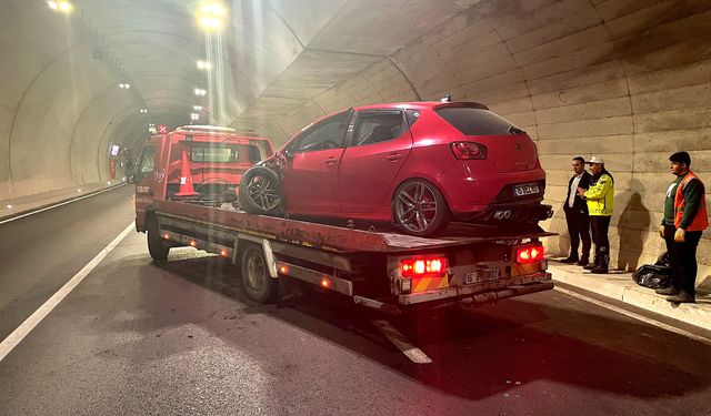 Bursa'da otomobille motosikletin çarpıştığı kazada 1 kişi öldü, 2 kişi yaralandı