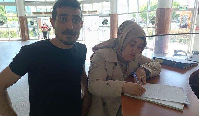 Bursa'da terminalde unutulan altın dolu çanta sahiplerine ulaştırıldı