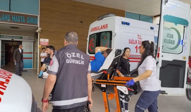 Bursa'da trafikte sürücüler arasında çıkan bıçaklı kavgada 4 kişi yaralandı