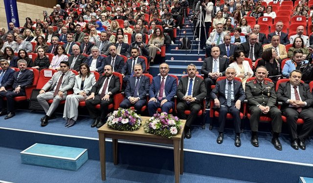 Çalışma ve Sosyal Güvenlik Bakan Yardımcısı Ertem Tekirdağ'da kariyer fuarında konuştu:
