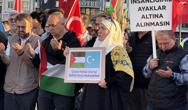 Çanakkale'de İsrail'in Küresel Sumud Filosu'na saldırısına tepki gösterildi