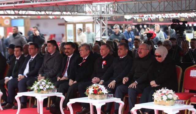 Çanakkale'de İşyurtları Ürün ve El Sanatları Fuarı açıldı