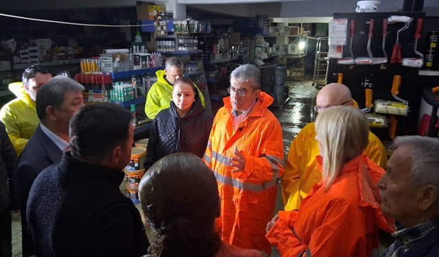 CHP Grup Başkanvekili Günaydın, Samsun'un Havza ilçesinde sel bölgesinde incelemelerde bulundu: