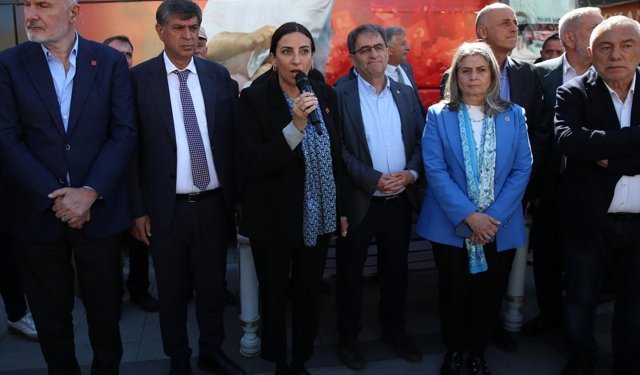 CHP heyeti maden ruhsatlarına tepki amacıyla Trabzon ve Rize'de vatandaşlarla bir araya geldi