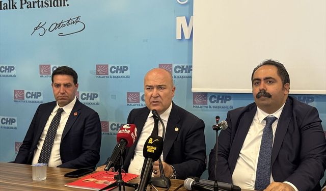 CHP İçişleri Politika Kurulu Başkanı Bakan, partisinin Malatya İl Başkanlığını ziyaret etti