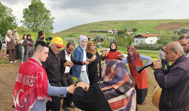 Çorum'da down sendromlu Servet Yıldırım için askere uğurlama töreni yapıldı