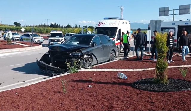 Çorum'da iki otomobilin çarpıştığı kazada 4 kişi yaralandı