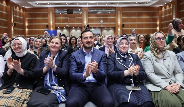 Cumhurbaşkanı Erdoğan, AK Parti İstanbul Kadın Kolları Danışma Meclisi'ne telefonla bağlandı