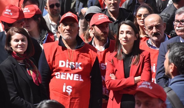 DEM Parti Eş Genel Başkanı Hatimoğulları Van'da düzenlenen 1 Mayıs mitingine katıldı:
