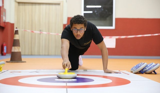 Denizli'de öğrenim gören Mısırlı öğrenci floor curlingte Türkiye'yi temsil edecek